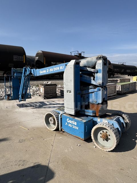2004 Genie Z-30/20N Articulating Boom Manlift
