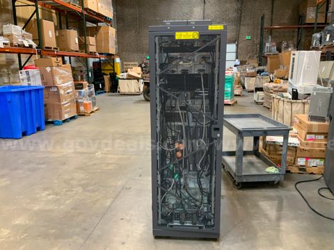 Sun Micro Systems Server Rack w/ Blades(door wont latch)
