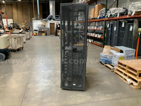 Server Rack Door wont latch