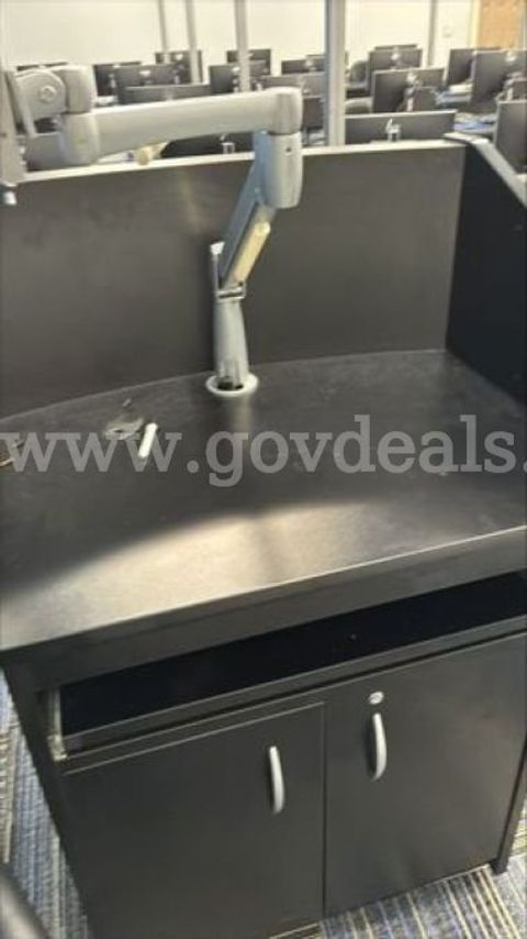 Black Podium(226283 TM)