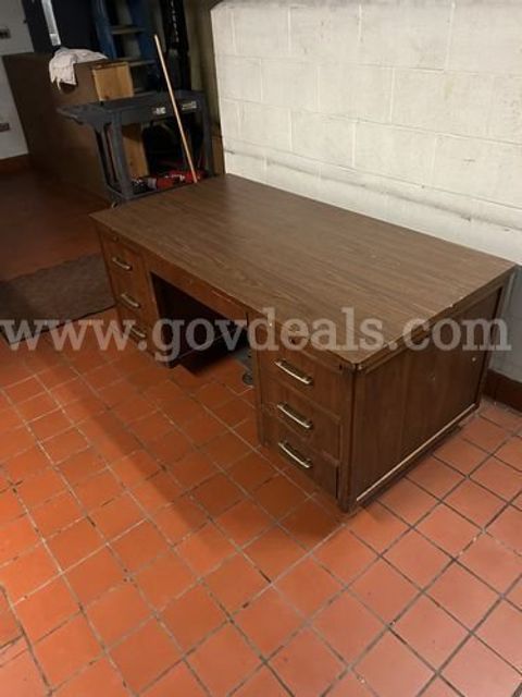 Wood Desk (227567 Tm)