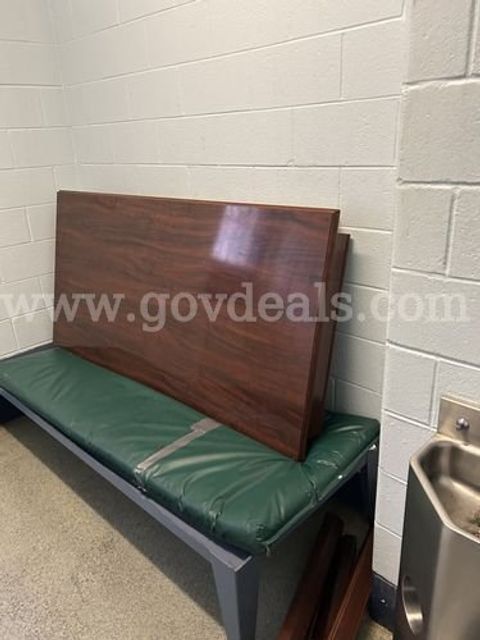 Wood Desk (227565 Tm)