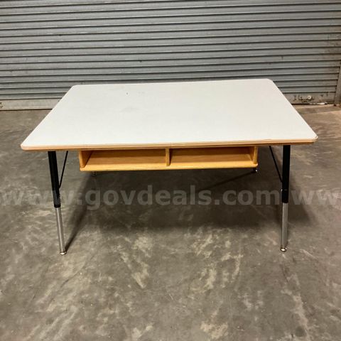 Table 48"D x 36"W x Adj Hght