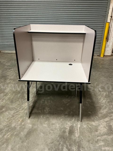 Work Station 30"D x 35"W x Adj Hght