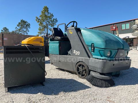 Tennant Ride On Floor Sweeper Model S20, With Charger