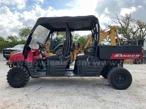 Polaris Ranger Crew ATV 700 Efi, Gas Powered, Crew Cab