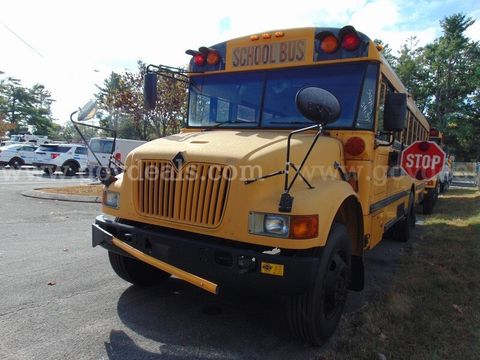 2002 International 3000 School Bus - Light Lot