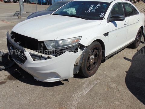 2016 Ford Taurus 4 Dr Sedan - Surplus Lot