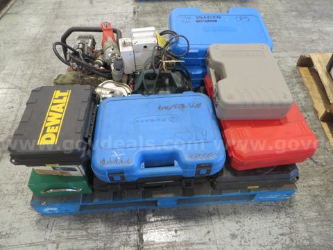1 pallet - Hammer Drill, Cable Cutters, and many more tools.