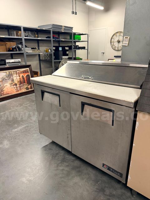 Commercial 2-Door Cooler/Refrigerator