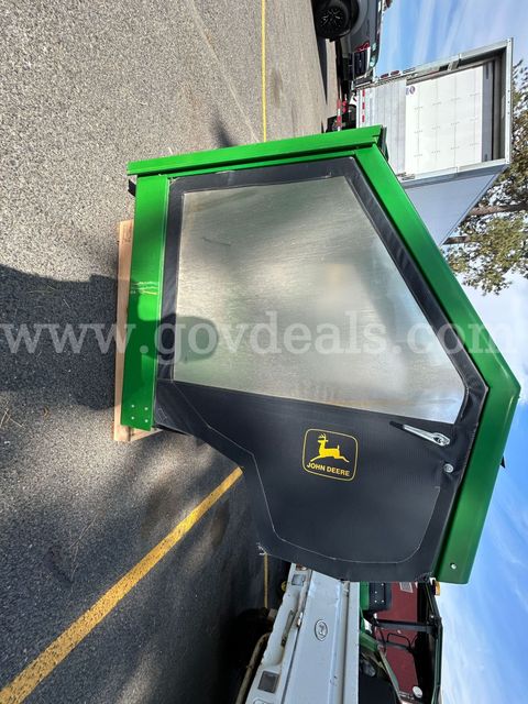 John Deere Cab (ID#12602) (26-2758-7) 245
