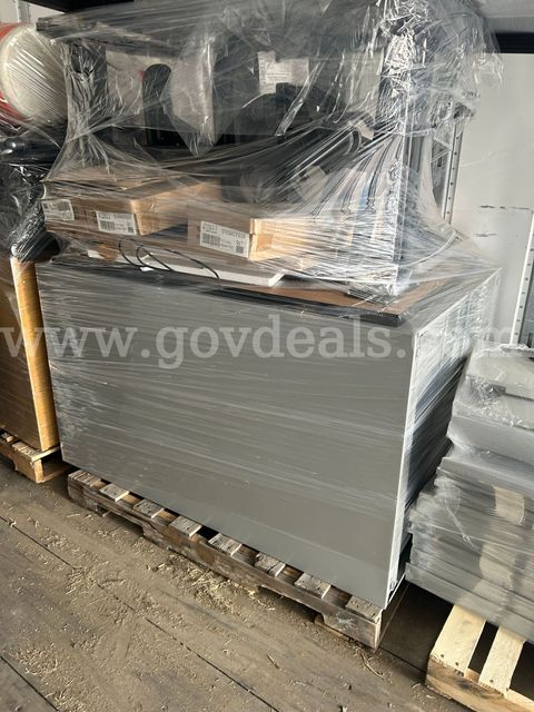 Office Cubicles & Work Surfaces (10plt) (ID#12652) (26-3221-7) 461