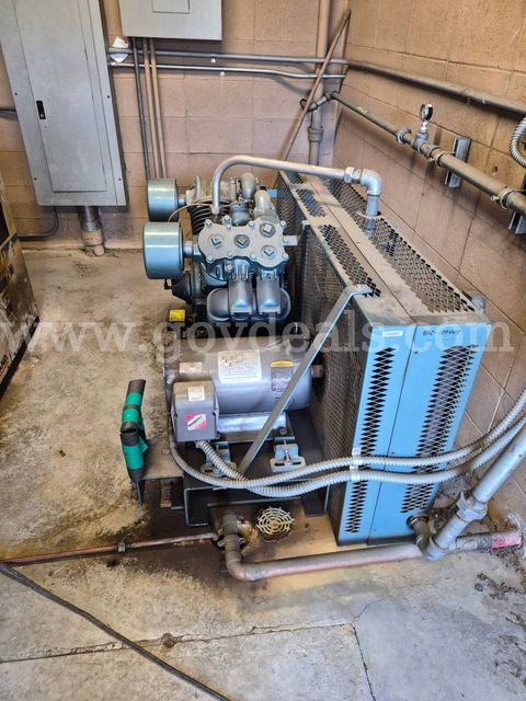 Saylor-Beall Model 9000 Industrial Air Compressor (20 HP) with Air Tank & Dryer