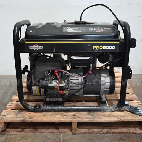 Briggs and Stratton Pro 5000 Portable 5000W Generator