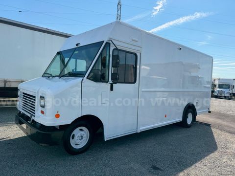 2019 Ford E450 Low Mile Stepvan/ Parcel Delivery Van