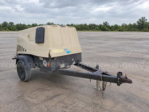 2018 DOOSAN AIR COMPRESSOR 185 CFM Diesel Portable Trailer Mounted