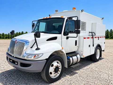 2018 International 4400 Enclosed Service Utility Truck, Mechanic truck with Air Compressor