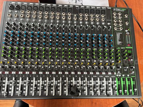 Mackie ProFX22v3 22-channel Mixer with USB and Effects