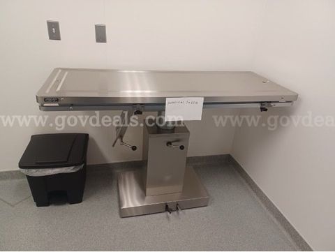 Suburban Surgical Company Inc. Elite Hydraulic Lift, Manual Tilt Flat-Top Operating Table – Laboratory Equipment