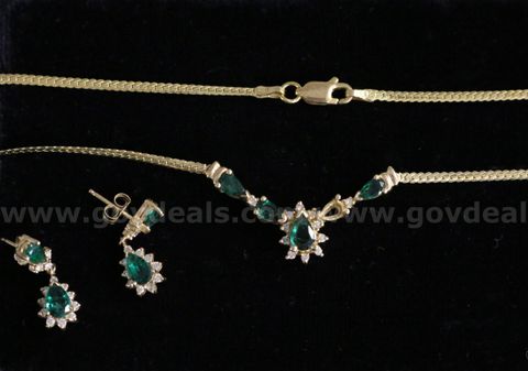 14K Yellow Gold Necklace & Earring Wet With Emeralds & Diamonds, 9.6 Grams