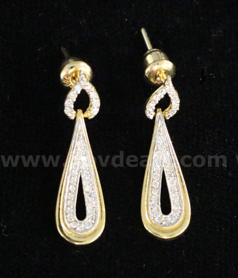18K Yellow Gold Diamond Dangle Earrings, 2.4 Grams