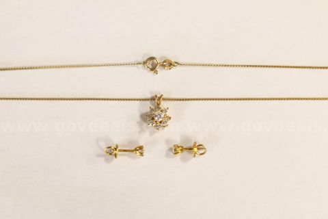 14K Y/G Necklace & Diamond Cluster Pendant With Diamond Stud Earrings, 3.5 Grams