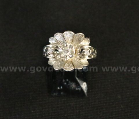 Vintage 14K White Gold Flower Design Ring With Diamonds, 4.2 Grams