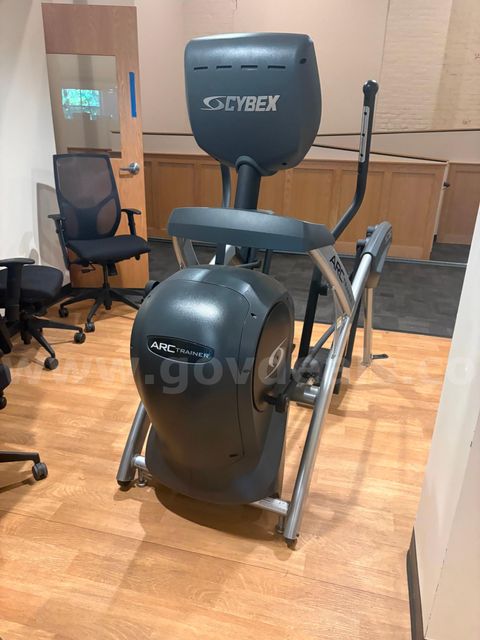 Cybex 626 AT -Fitness equipment- Total body arc commercial trainer