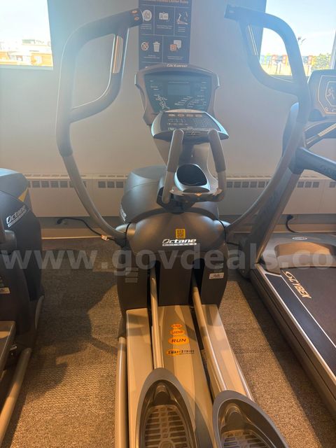 2 units of Octane Fitness Pro4700 Commercial Elliptical Cross Trainer – Flagship SmartStride Model (Ex-Campus Rec)