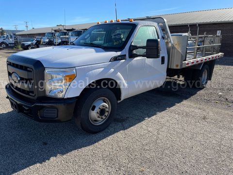 2011 Ford F-350 XL SD 2WD REG CAB Flatbed Body 6.2L V8