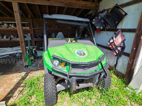 John Deere Gator
