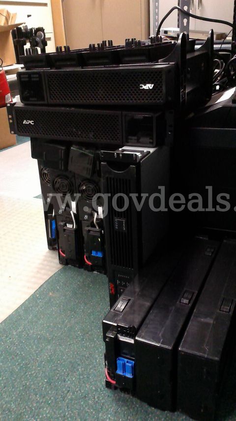 APC SRT1500XLA and Smart-UPS 2200 UPSs