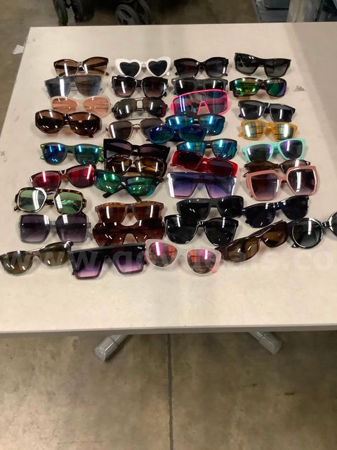 Miscellaneous sunglasses (40) “DH”