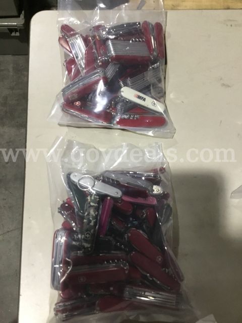Victorinox Lot