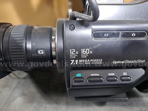 Sony HD Video camera HXR-MC2000 W/ (3) wall mount cameras