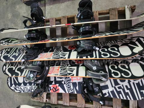 LOT OF (5) USED SNOW BOARD BY Rossignol