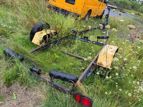 Single Axle Boat Trailer with Manual Winch and Bunk Rollers