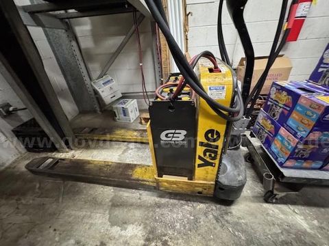 2016 Yale MPW050-EN24T2748 Electric Pallet Jacket