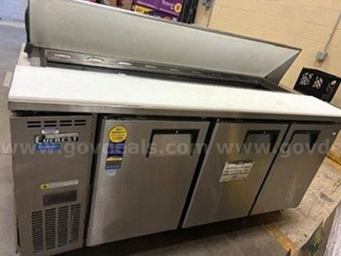 2015 Everest EPR3 Sandwich Prep Table