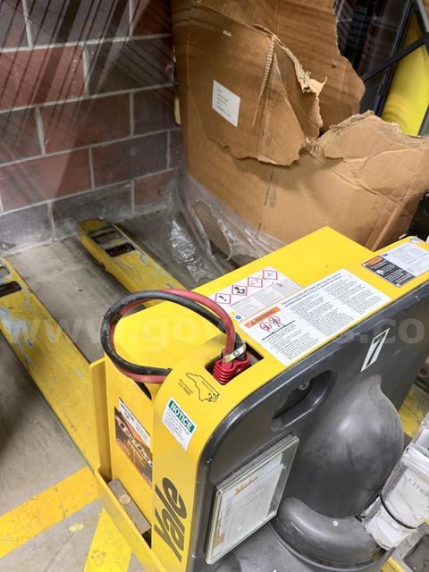 2015 Yale MPW050-EN24T2748 Electric Pallet Truck w/ Battery Charger