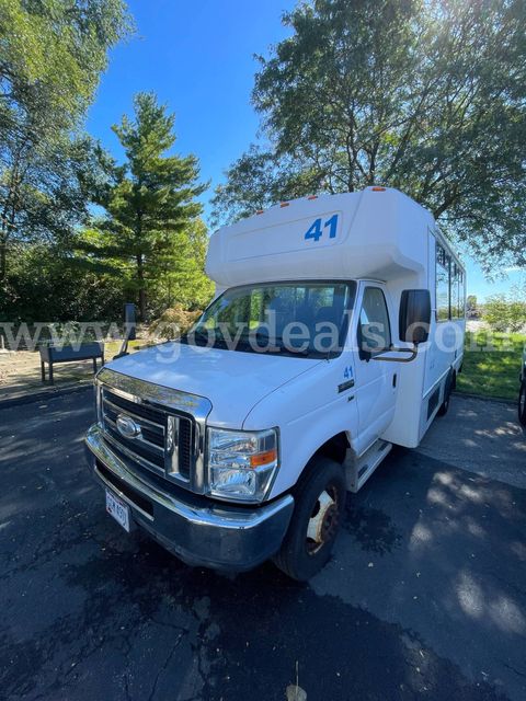 2014 Ford Econoline Transit Bus