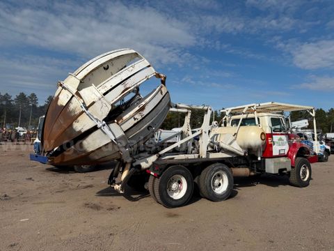 2002 International 4x4 Tree Spade Mover