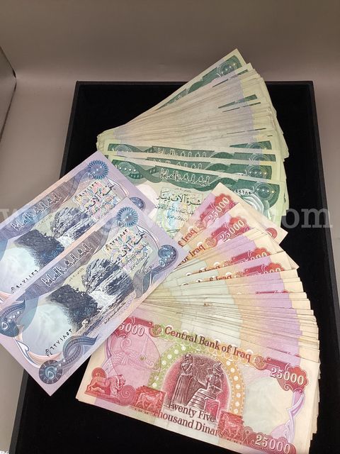 39 Iraq 25000 Dinar Bills, 61 Iraq 10000 Dinar Bill, 2 Iraq 5000 Dinar Bills