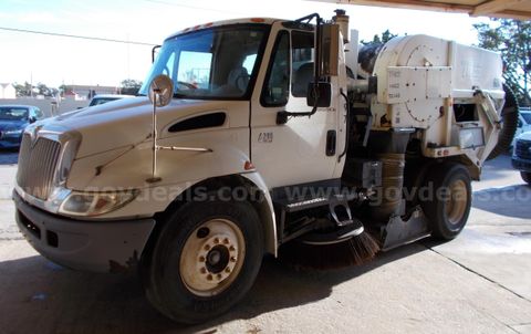 2007 International 4200 Street Sweeper
