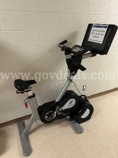 S3u Upright Expresso Bike - software expired; updates not available (4 of 4)