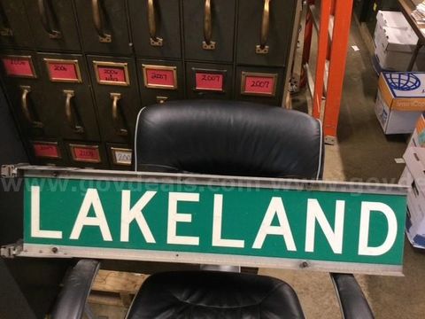 Lakeland Sign