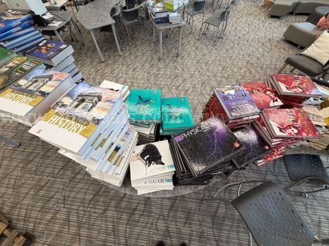 1 Lot of 456 Textbooks