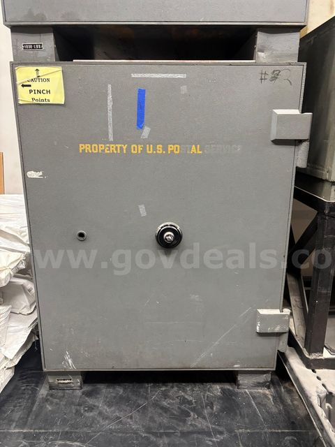 LOT of 7 Safes