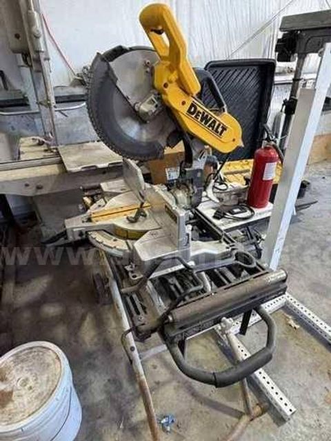 DeWalt DW716 Miter Saw