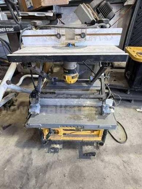 DeWalt Router Table